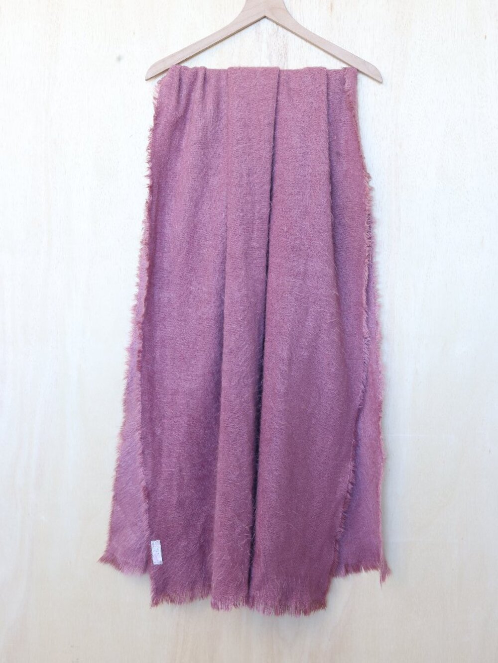 Free People Oversized Blanket Scarf Fuzzy Knit Mauve Pink One Size - Picture 3 of 4